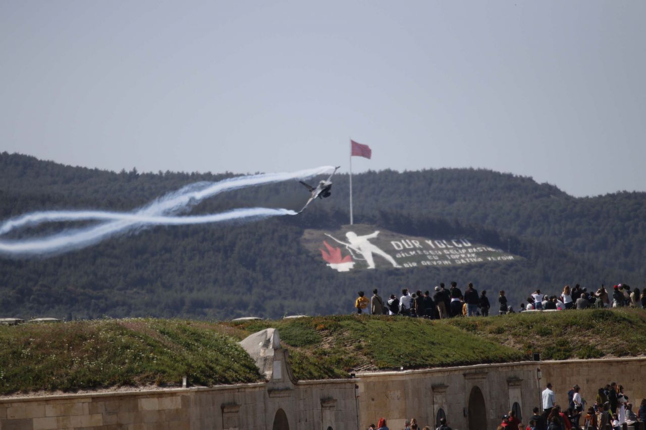 SOLOTÜRK Çanakkale'de çocuklar için uçtu - Sayfa:6