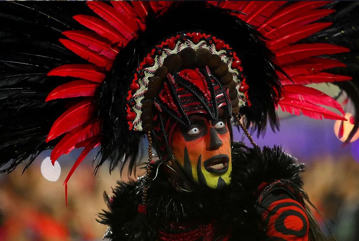 Rio Karnavalı coşkulu başladı. Rio Karnavalı'nda seksi danslar büyük beğeni topladı. Covid-19 nedeniyle iki yıl ara verilen Rio Karnavalı'ndan çarpıcı görüntüler... - Sayfa:11