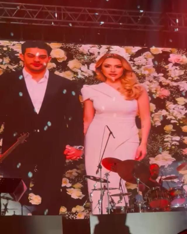 Hadise ve Mehmet Dinçerler'in düğün töreninden ilk kare ortaya çıktı - Sayfa:11