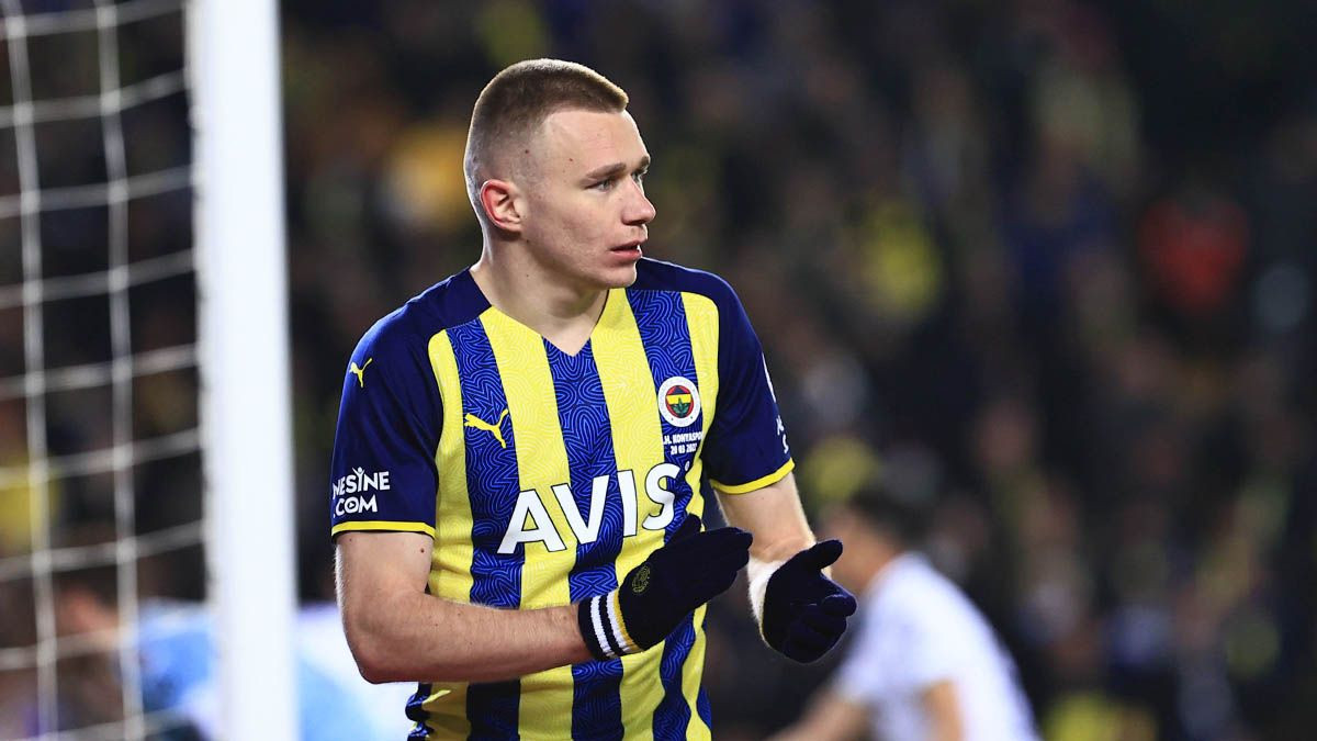 Spor Toto Süper Lig'in 2022-2023 sezonunda piyasa değerleri en yüksek oyunculardan oluşan ilk 11'i belli oldu. Liste Beşiktaş, Fenerbahçe, Galatasaray ve Trabzonspor'un yıldızlarından oluşurken toplam kadro değeri 134 milyon euroyu buldu - Sayfa:4