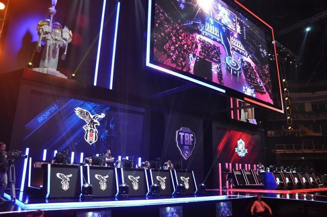 10 bin kişi büyük final için toplandı - Sayfa:2